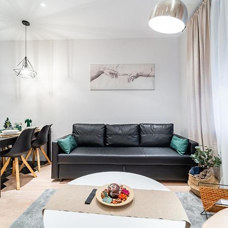 Edsam Madrid Apartments Black Extérieur photo