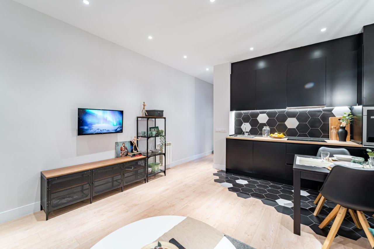 Edsam Madrid Apartments Black Extérieur photo