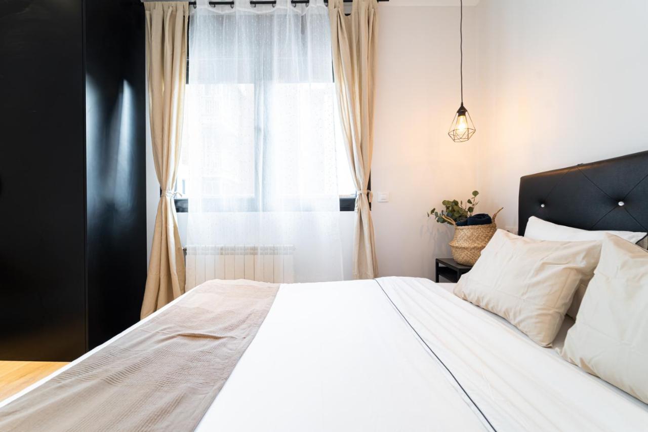 Edsam Madrid Apartments Black Extérieur photo
