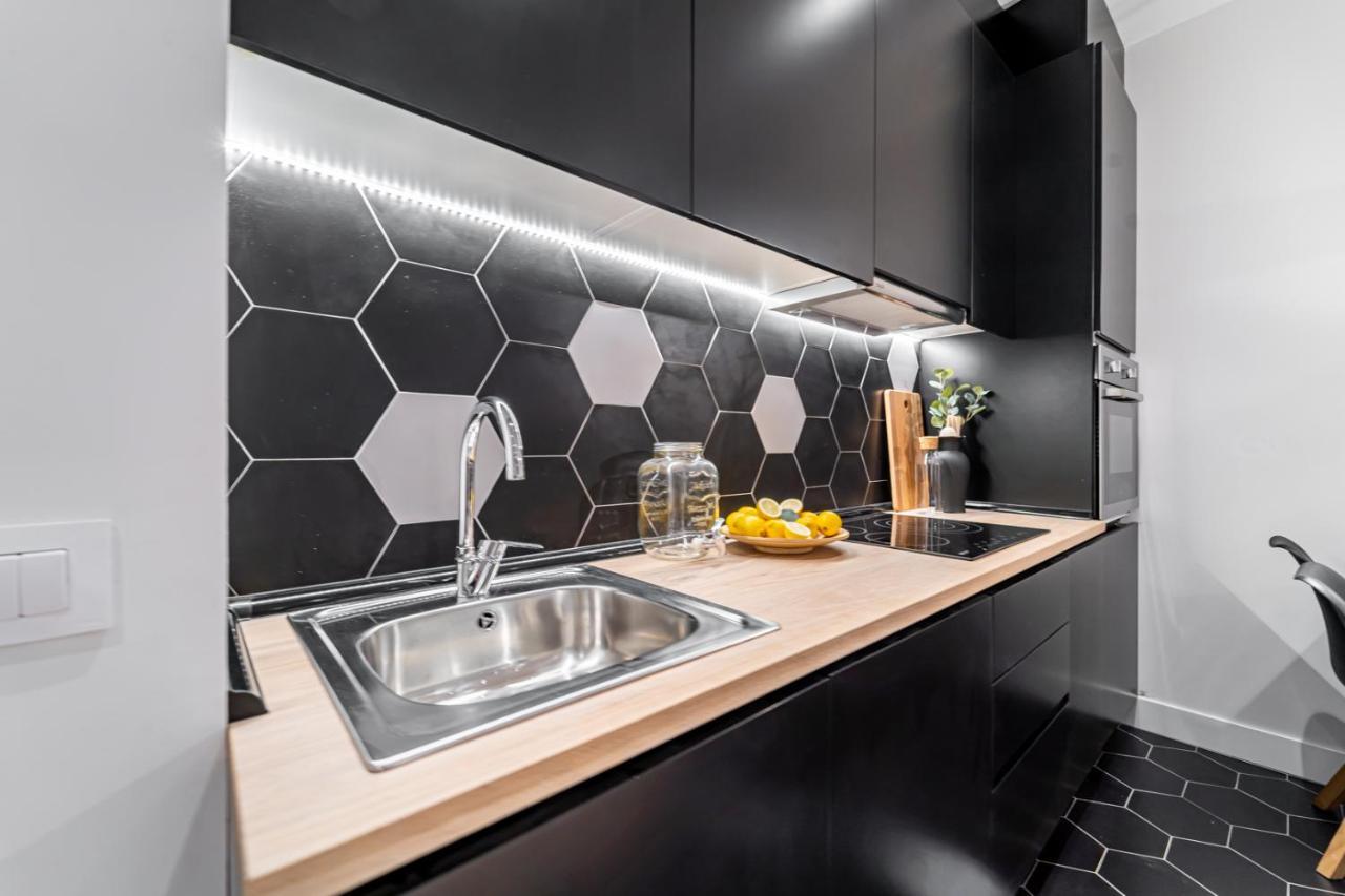 Edsam Madrid Apartments Black Extérieur photo
