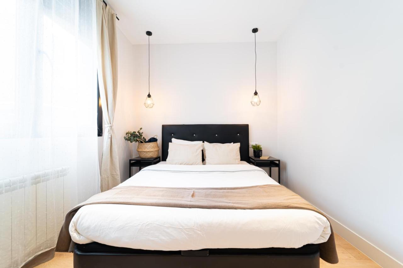 Edsam Madrid Apartments Black Extérieur photo