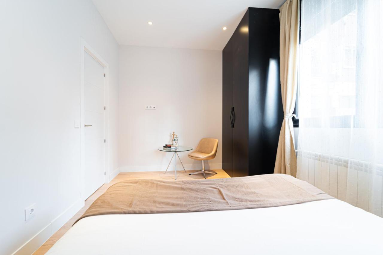Edsam Madrid Apartments Black Extérieur photo